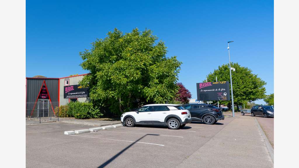 Vente bâtiment commercial 960m² Sainte-Savine