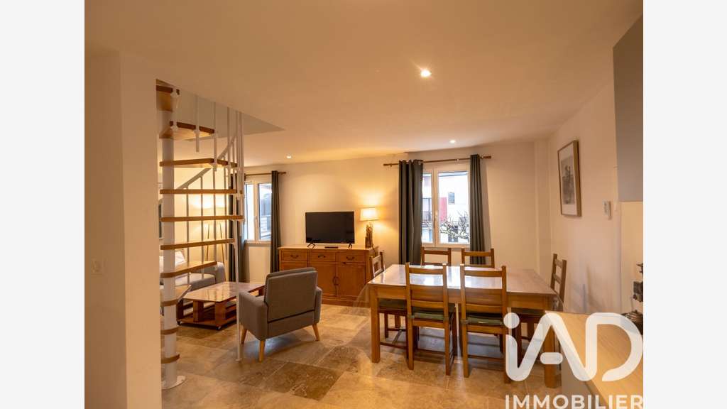 Vente immeuble de 71m² à Saintes-Maries-de-la-Mer