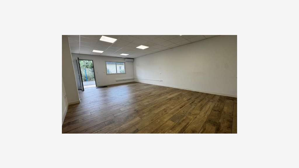 Vente local commercial 45m² à Saleilles