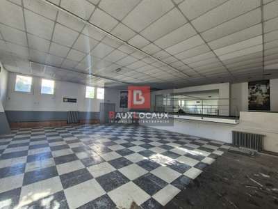 AV murs commerciaux 582m² centre Salon-de-Provence