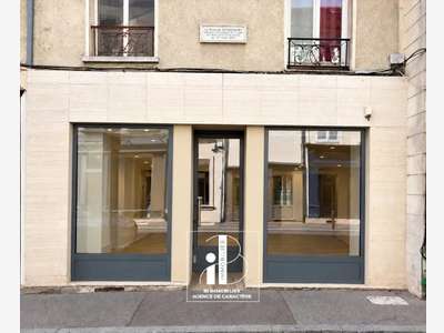 FONTAINEBLEAU CENTRE VILLE BOUTIQUE DE 58 M²