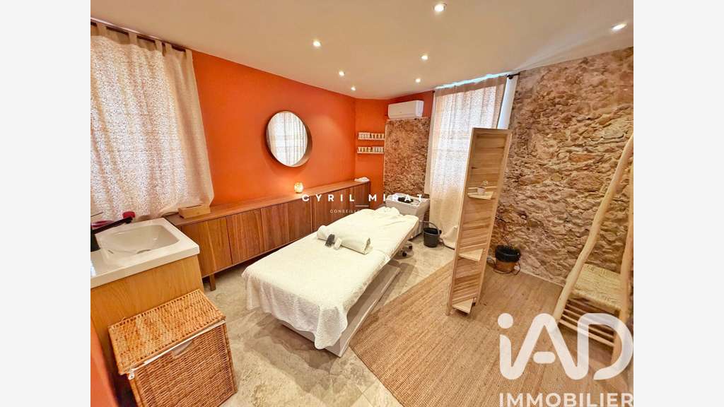 Vente commerce d’exception port de Sanary-sur-Mer