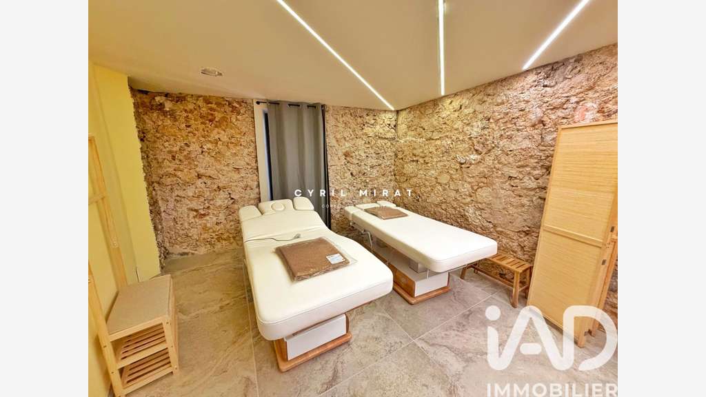 Vente commerce d’exception port de Sanary-sur-Mer
