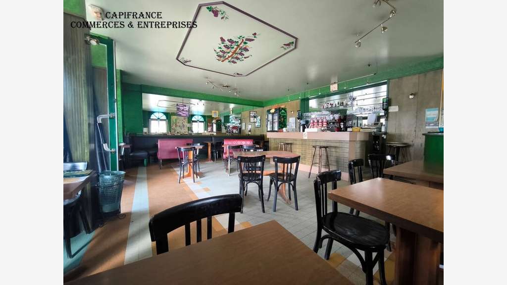 A vendre ancien relais de poste rénové à Sancoins