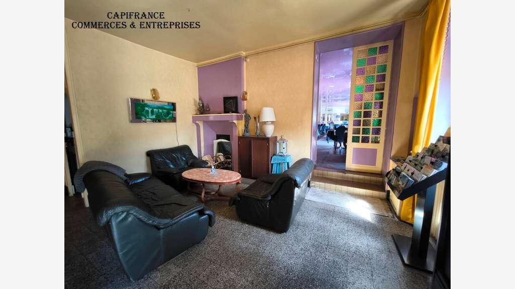 A vendre ancien relais de poste rénové à Sancoins