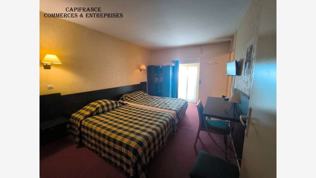 A vendre ancien relais de poste rénové à Sancoins