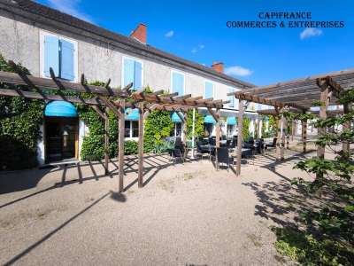 A vendre ancien relais de poste rénové à Sancoins