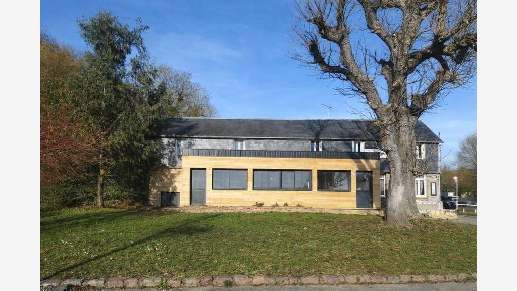 Vente murs commerciaux 270m² à Sandouville