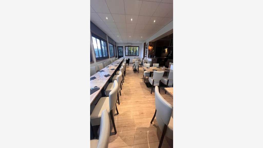 Vente murs commerciaux 270m² à Sandouville