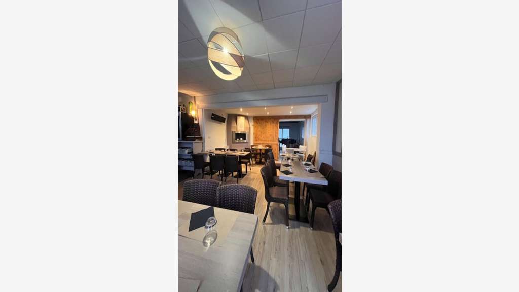 Vente murs commerciaux 270m² à Sandouville