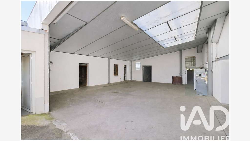 Vente bâtiments mixtes 400m² à Santranges