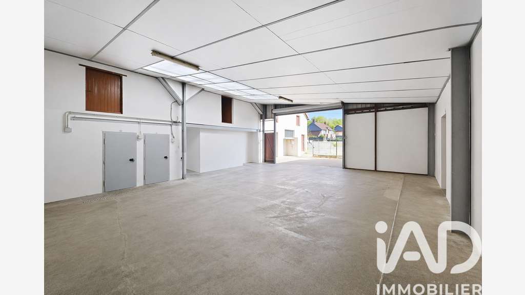 Vente bâtiments mixtes 400m² à Santranges