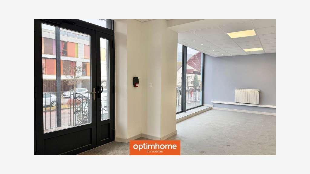A vendre local commercial rénové 107m² à Saulxures