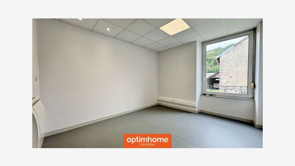 A vendre local commercial rénové 107m² à Saulxures