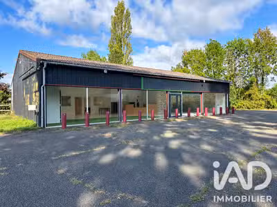 Vente local commercial de 290m² à Saussay