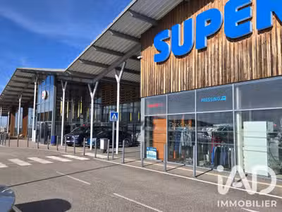 Local commercial à Sauveterre-de-Guyenne