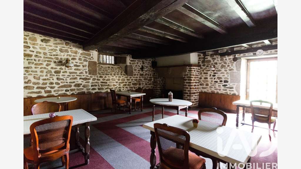 AV murs hôtel-restaurant 2378m² Sauviat sur Vige