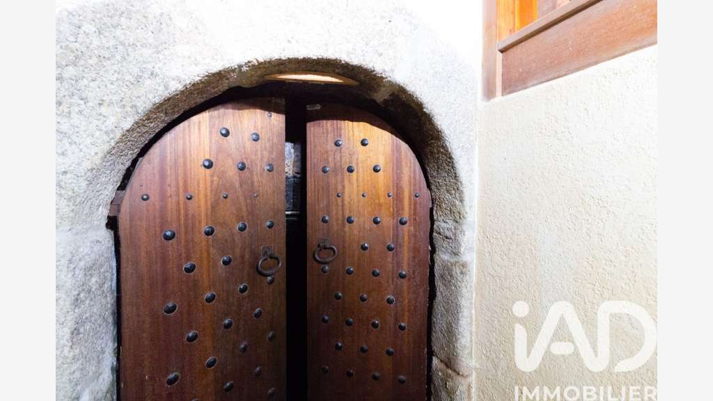 AV murs hôtel-restaurant 2378m² Sauviat sur Vige