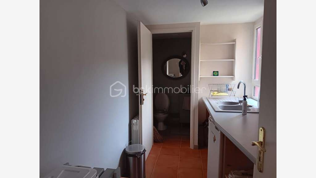 Vente local rénové 117m² à Sauzé-Vaussais centre