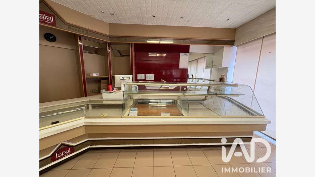 Vente local commercial 188m² à Sauzé-Entre-Bois