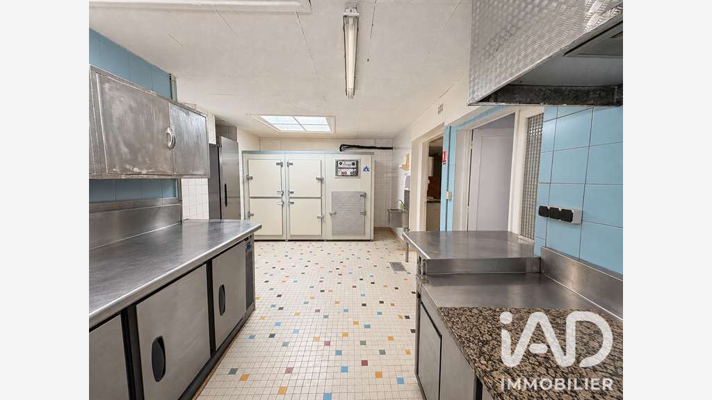 Vente local commercial 188m² à Sauzé-Entre-Bois
