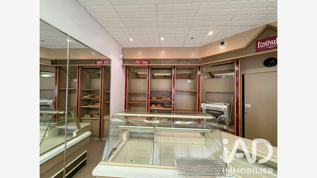 Vente local commercial 188m² à Sauzé-Entre-Bois