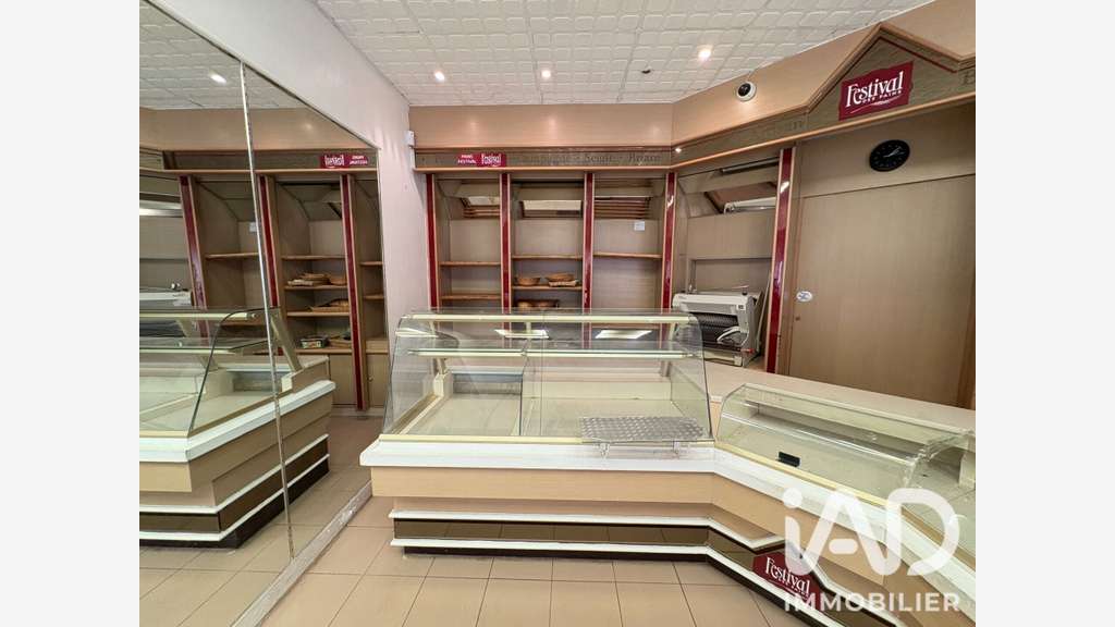 Vente local commercial 188m² à Sauzé-Entre-Bois
