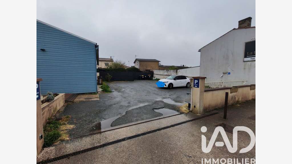 Droit au bail tous commerces 116m² à Semussac