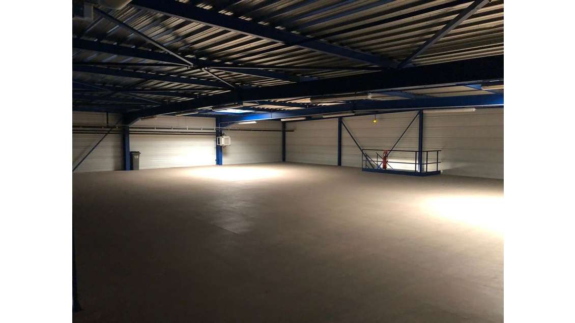 Cession bâtiment commercial 905m² à Sennecey 