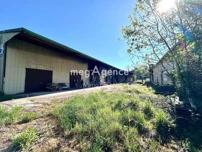 Vente local commercial 2500m² sur 7500m² à Sens