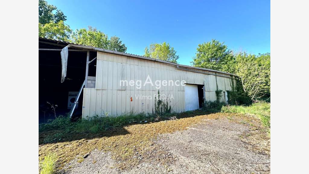 Vente local commercial 2500m² sur 7500m² à Sens