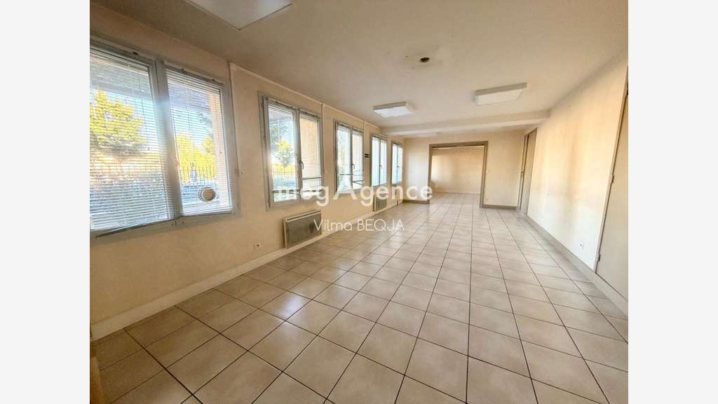 Vente local commercial de 169m² prox gare de Sens