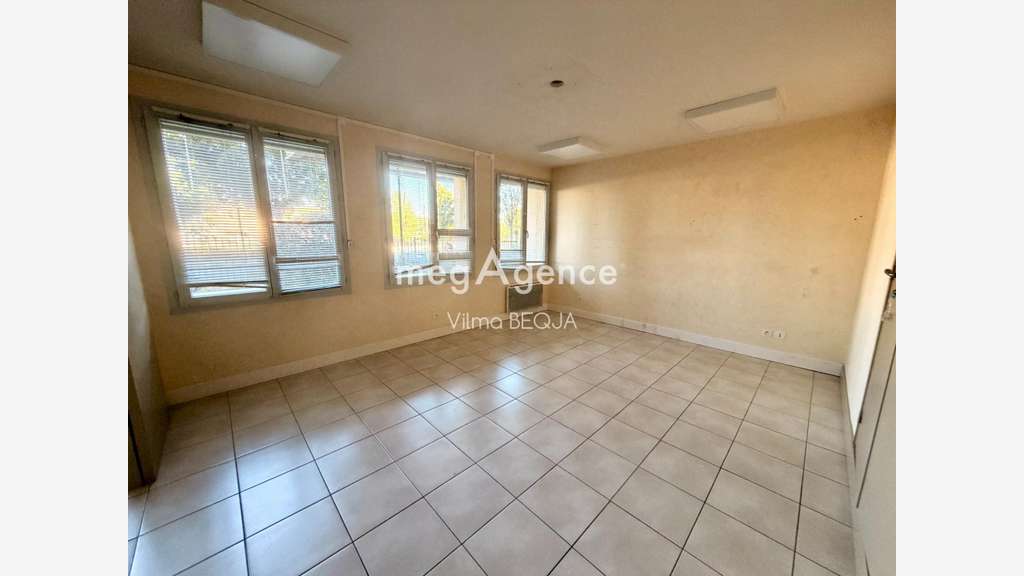 Vente local commercial de 169m² prox gare de Sens