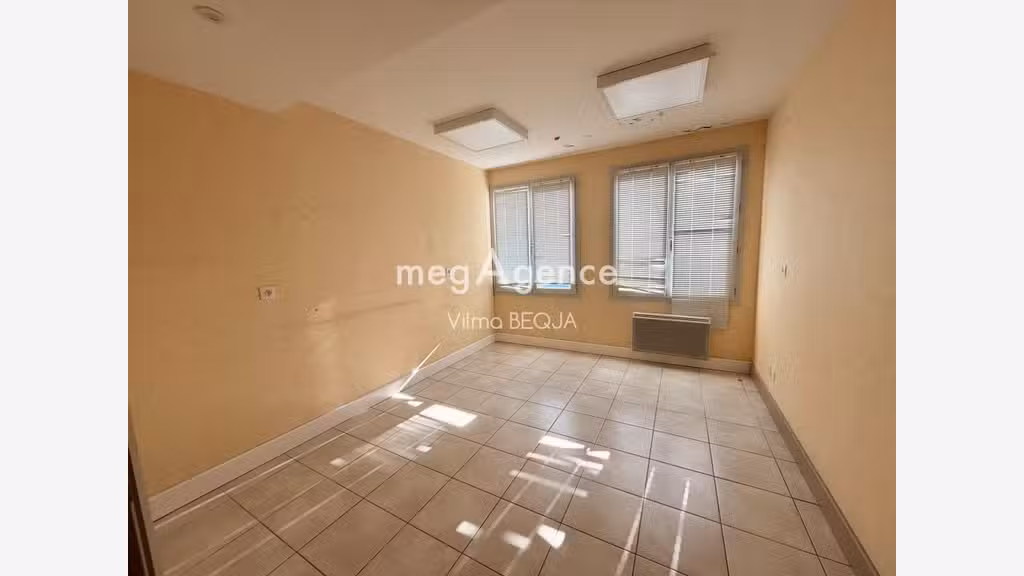 Vente local commercial de 169m² prox gare de Sens