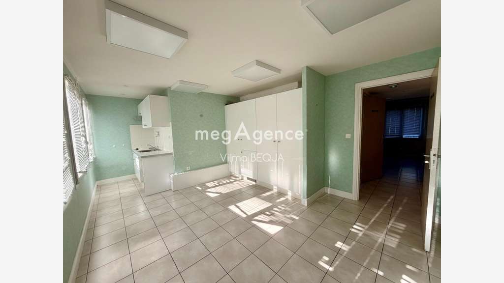 Vente local commercial de 169m² prox gare de Sens