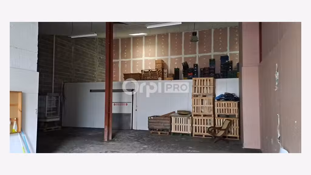 Vente local commercial 300m² à Serres-Castet