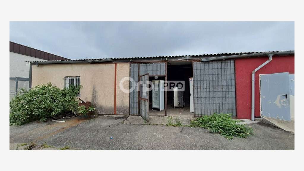 Vente local commercial 300m² à Serres-Castet
