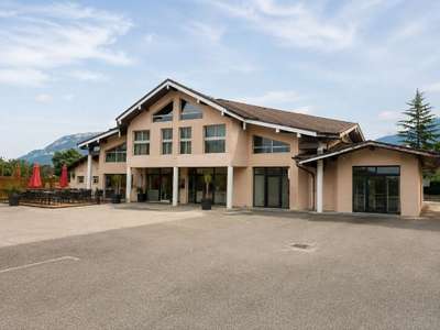 Murs de 565m² à vendre avec parking à Sevrier