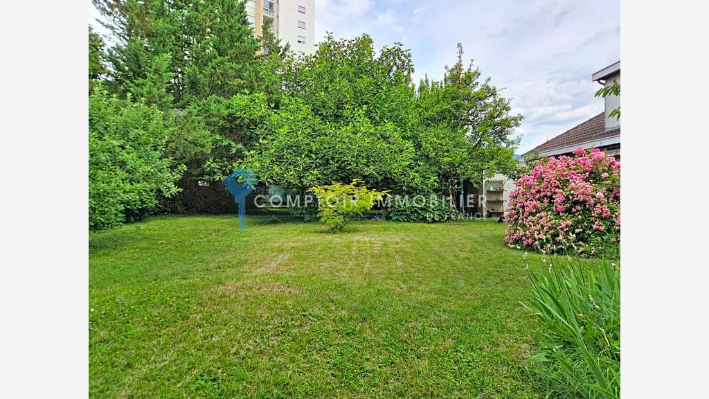 A vendre local professionnel 220m² à Seyssins