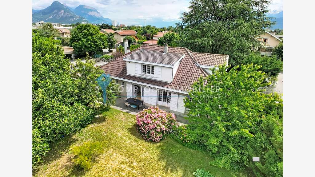 A vendre local professionnel 220m² à Seyssins