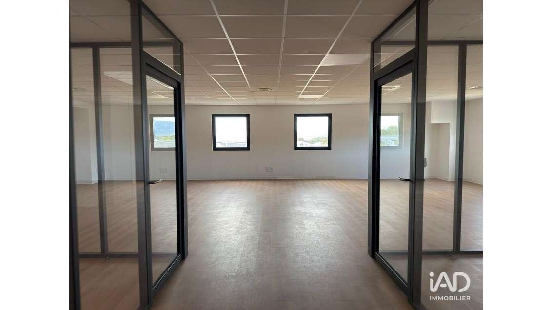 AV bureaux neufs 155m² Parc du Plateau de Signes