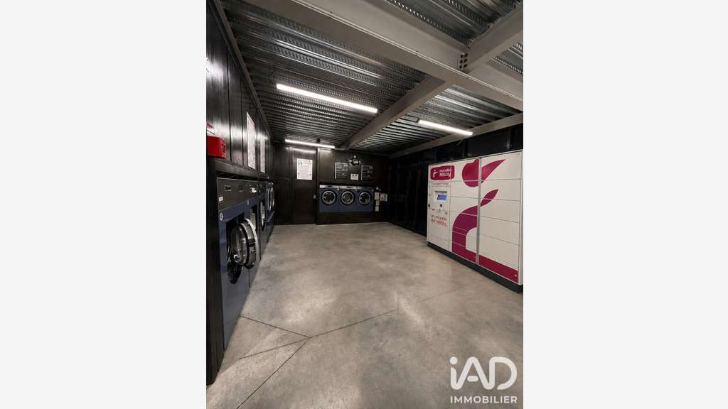 Vente local commercial bureaux de 415m² à Sillingy