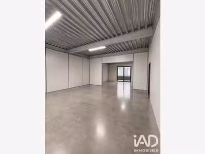 Vente local commercial bureaux de 415m² à Sillingy