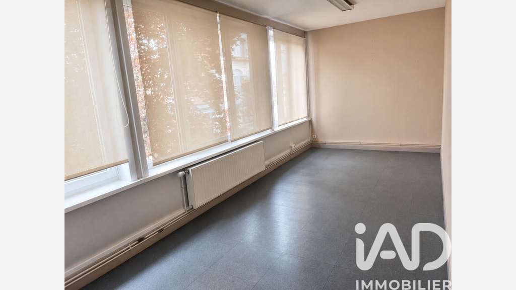 AV ancien local bancaire de 300m² à Sin-le-Noble