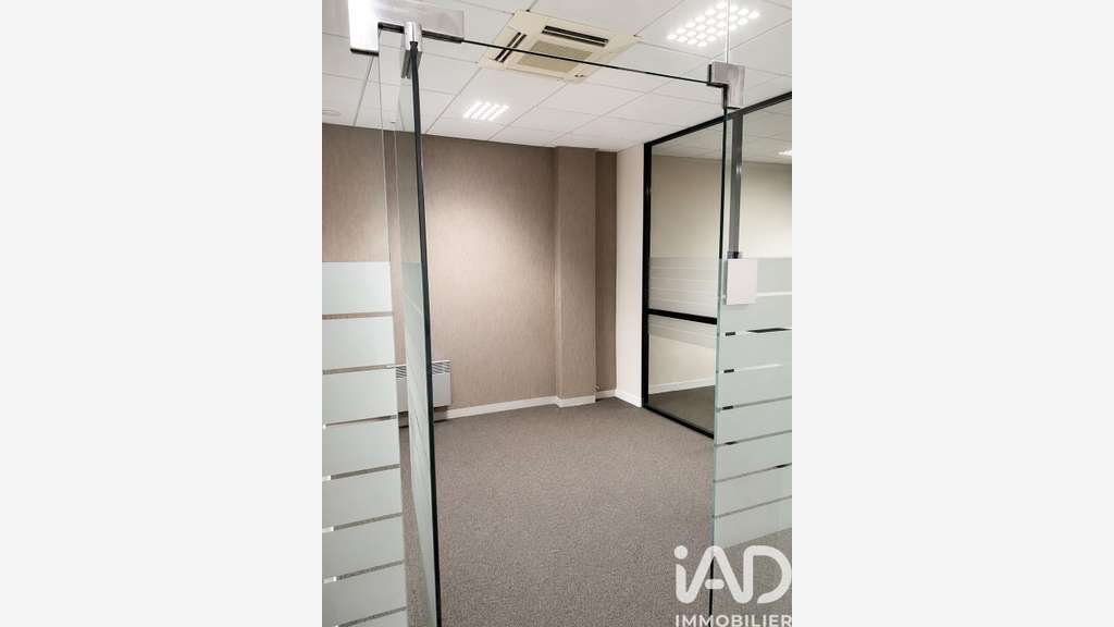 AV ancien local bancaire de 300m² à Sin-le-Noble