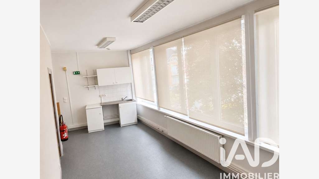 AV ancien local bancaire de 300m² à Sin-le-Noble