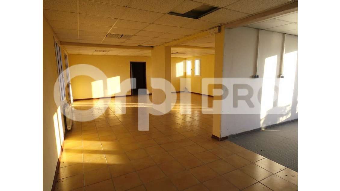 Local 160m² à vendre aux portes de Soissons