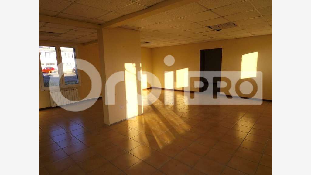 Local 160m² à vendre aux portes de Soissons