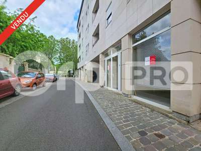Local commercial de 160m² à vendre à Soissons