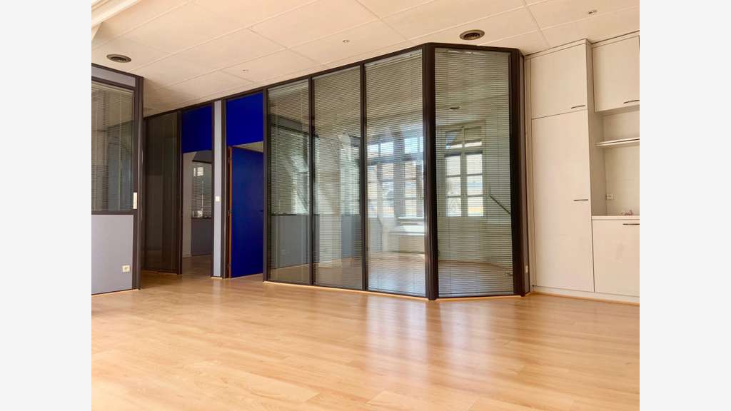 Locaux 133m² R+3 Strasbourg, Place du Corbeau